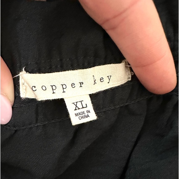 Black ruffle blouse | Size XL - Picture 4 of 4